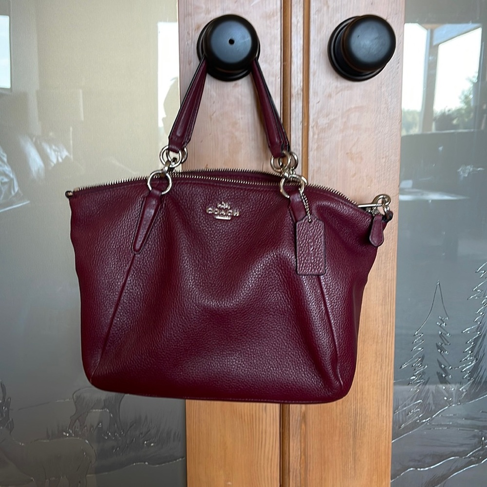Coach Medium Sized Handbag. Burgundy Pebble Leather.